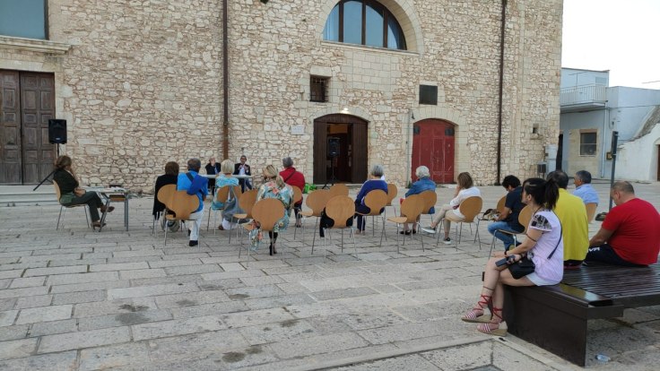 Storie di mezza giornata – il libro di Anzoino presentato a Villa&nbsp;Castelli