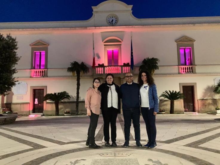 Villa Castelli si illumina di viola per la Giornata Mondiale della&nbsp;Fibromialgia