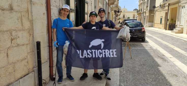 Giornata Mondiale dell’Ambiente – A Villa Castelli sensibilizzazione contro l’abbandono di cicche di sigarette