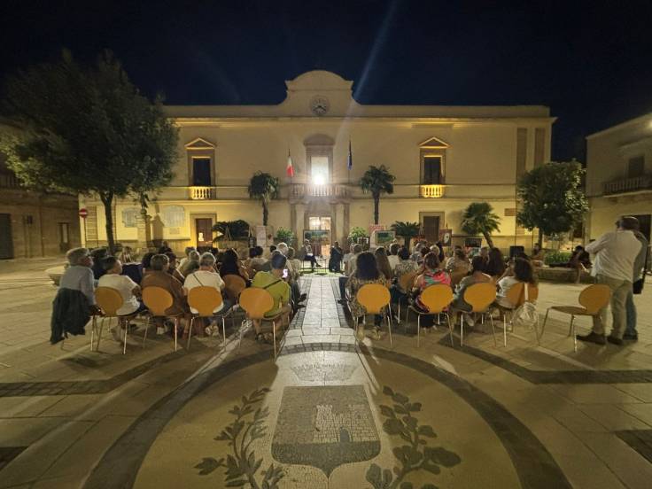 Villa Castelli brilla di cultura: grande successo per “Una Piazza di&nbsp;Libri”